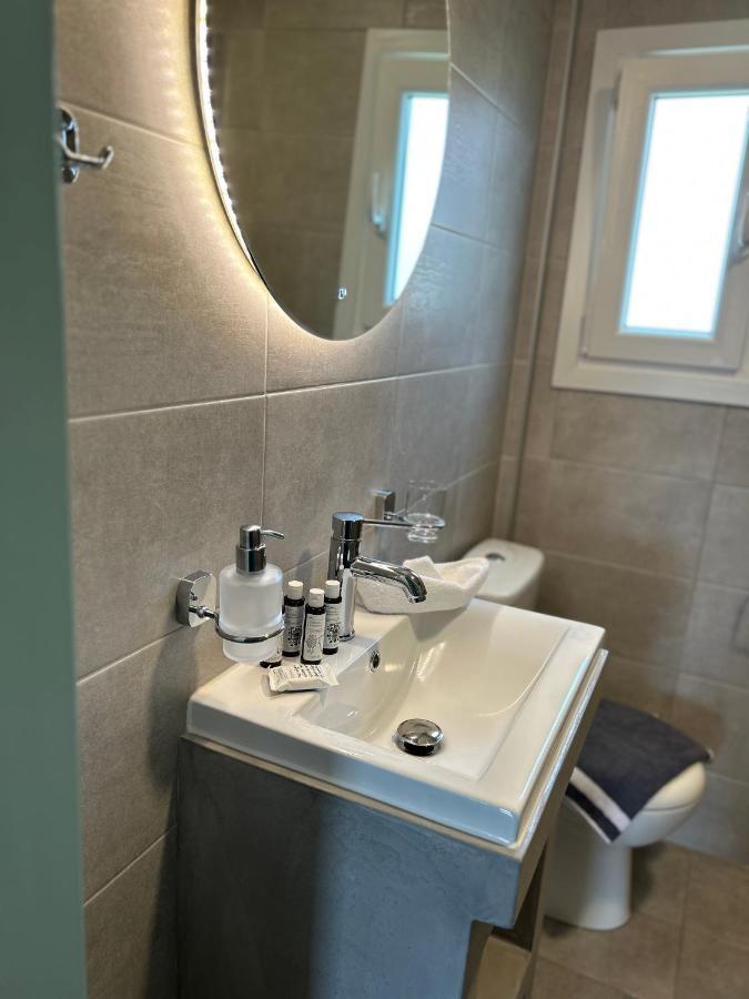 Calliopes By The Sea Boutique Suites Paralia Dionisiou Eksteriør billede