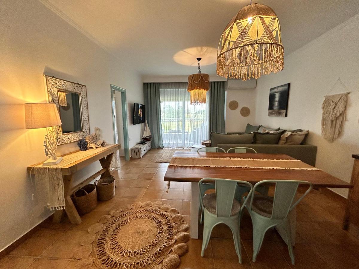 Calliopes By The Sea Boutique Suites Paralia Dionisiou Eksteriør billede