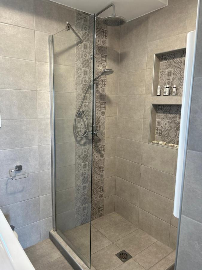 Calliopes By The Sea Boutique Suites Paralia Dionisiou Eksteriør billede