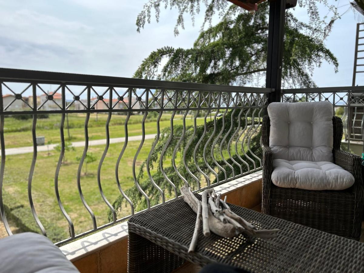 Calliopes By The Sea Boutique Suites Paralia Dionisiou Eksteriør billede