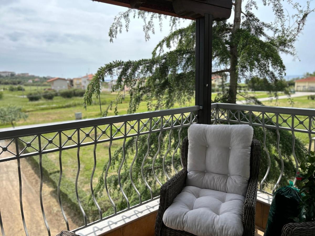 Calliopes By The Sea Boutique Suites Paralia Dionisiou Eksteriør billede