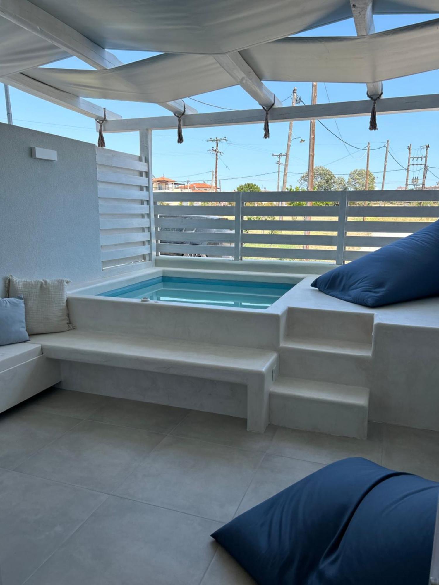 Calliopes By The Sea Boutique Suites Paralia Dionisiou Eksteriør billede