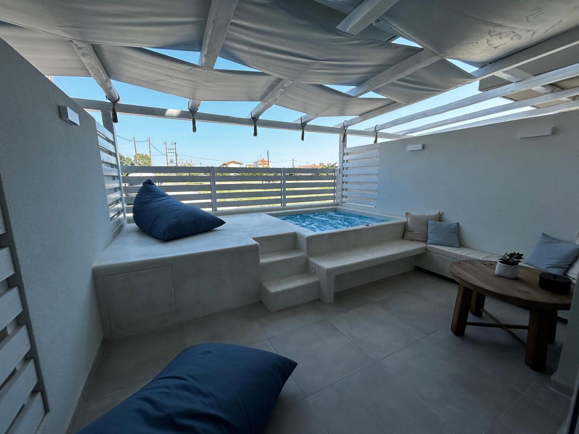 Calliopes By The Sea Boutique Suites Paralia Dionisiou Eksteriør billede