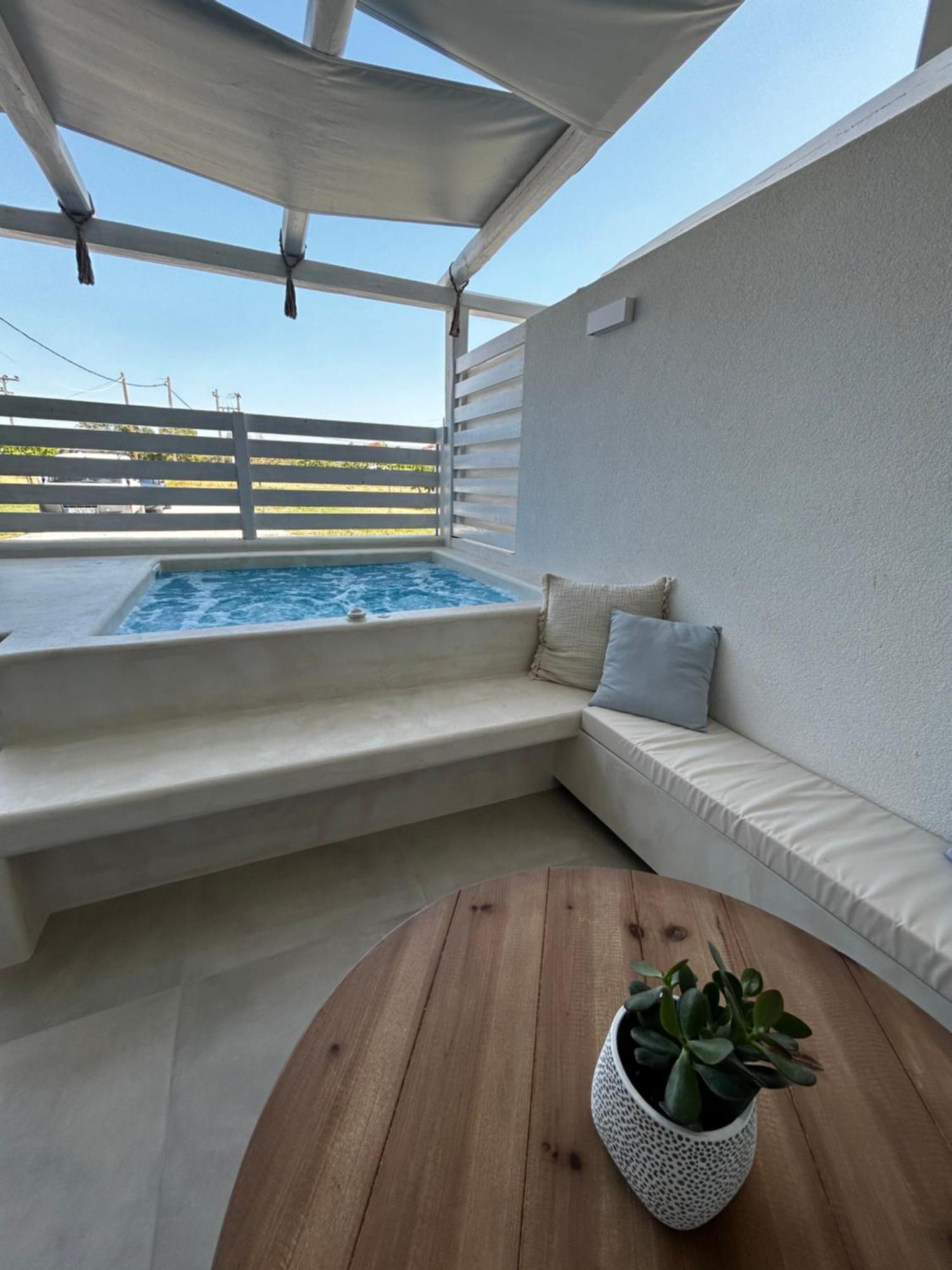 Calliopes By The Sea Boutique Suites Paralia Dionisiou Eksteriør billede