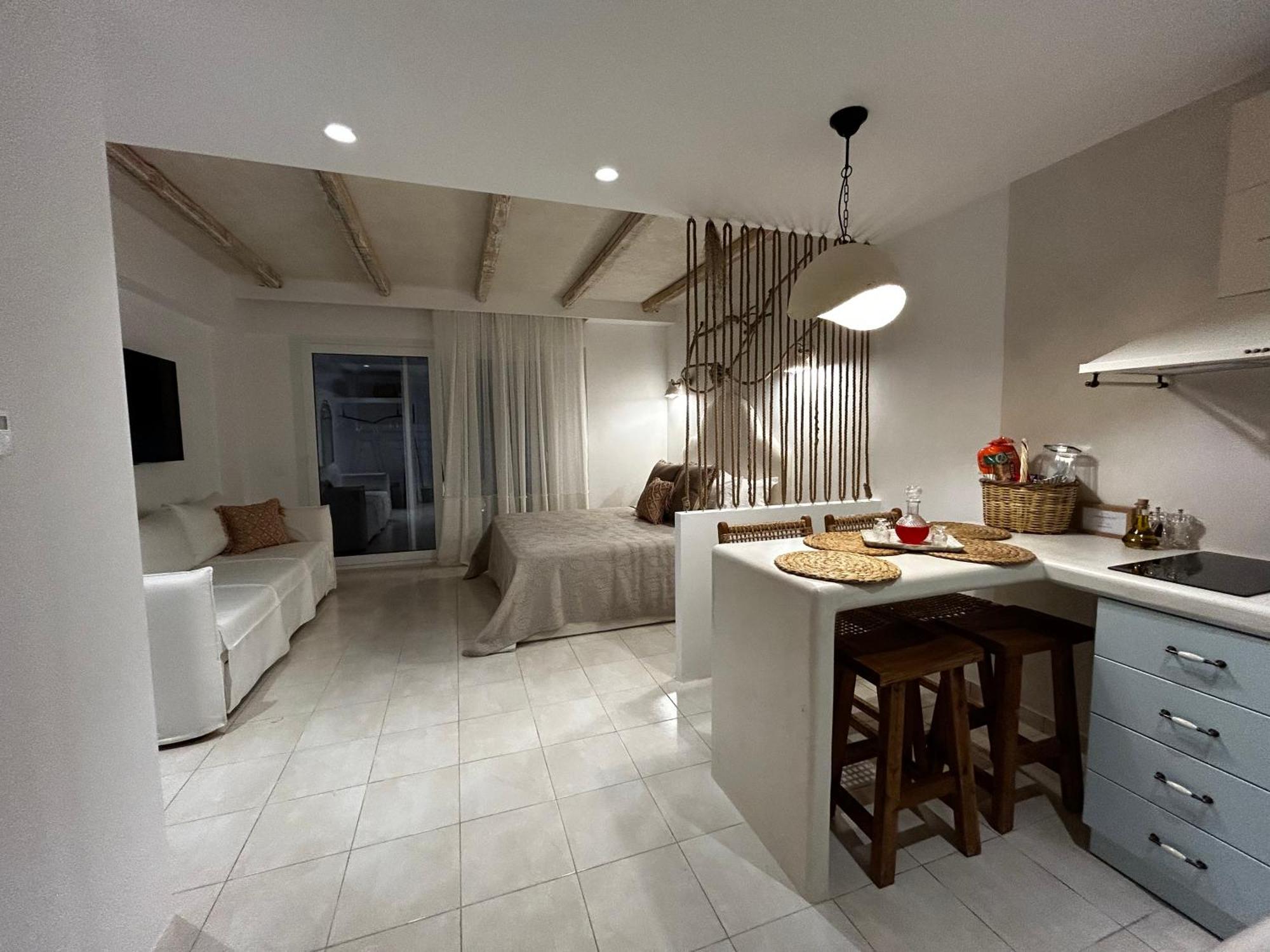 Calliopes By The Sea Boutique Suites Paralia Dionisiou Eksteriør billede